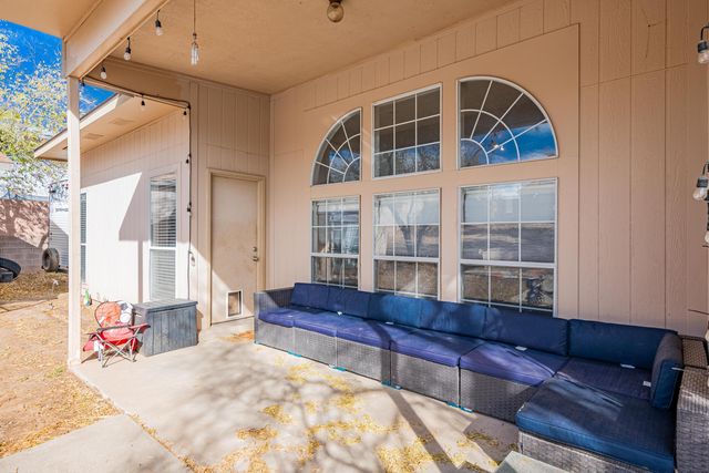 2525 Cabezon Drive NE, Rio Rancho, NM 87144