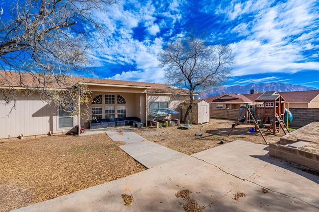 2525 Cabezon Drive NE, Rio Rancho, NM 87144