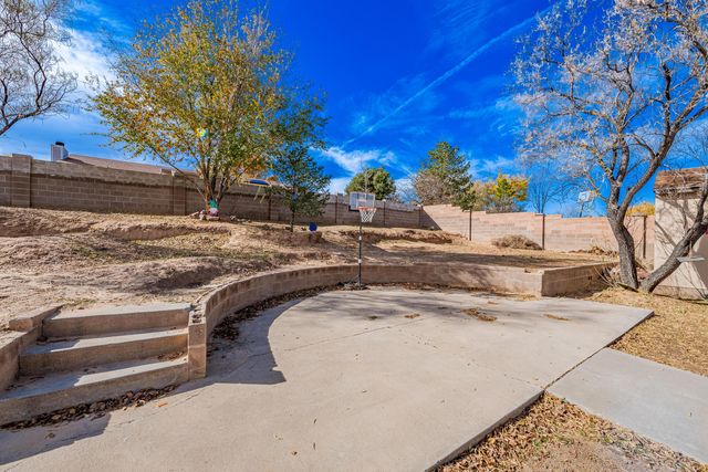 2525 Cabezon Drive NE, Rio Rancho, NM 87144