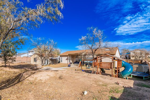 2525 Cabezon Drive NE, Rio Rancho, NM 87144