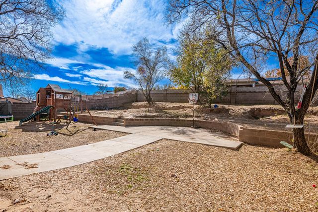 2525 Cabezon Drive NE, Rio Rancho, NM 87144