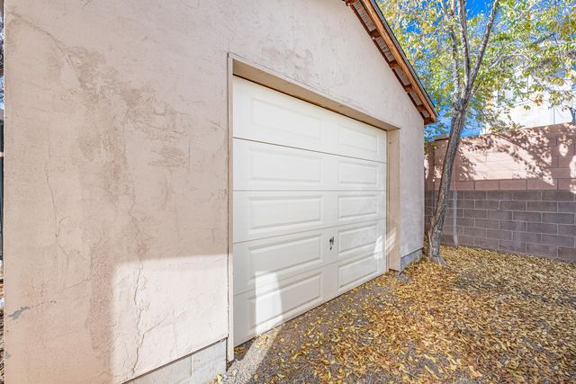 2525 Cabezon Drive NE, Rio Rancho, NM 87144