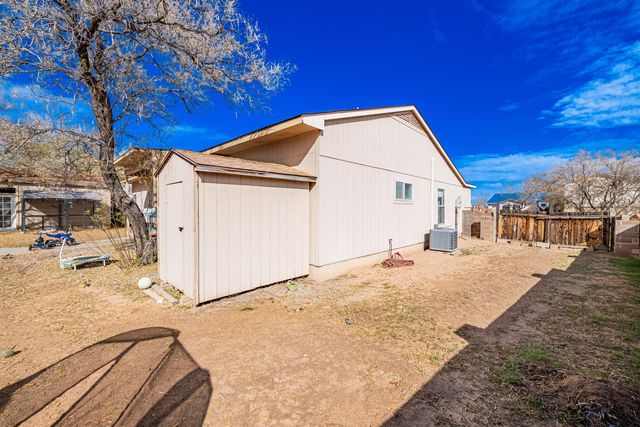 2525 Cabezon Drive NE, Rio Rancho, NM 87144