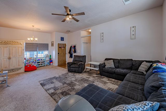 2525 Cabezon Drive NE, Rio Rancho, NM 87144