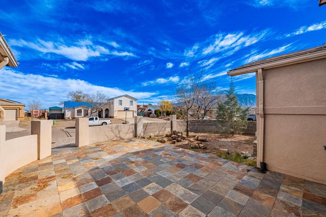 2525 Cabezon Drive NE, Rio Rancho, NM 87144