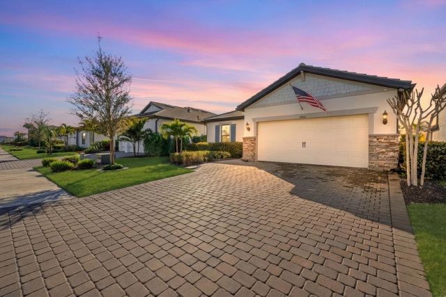 5904 BLUESTAR COURT, Lakewood Ranch, FL 34211