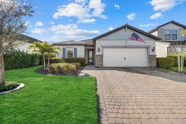 5904 BLUESTAR COURT, Lakewood Ranch, FL 34211