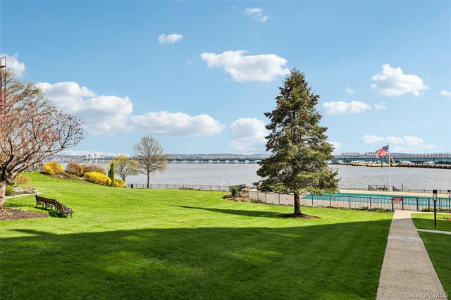 2 Salisbury Point 4E, Nyack, NY 10960