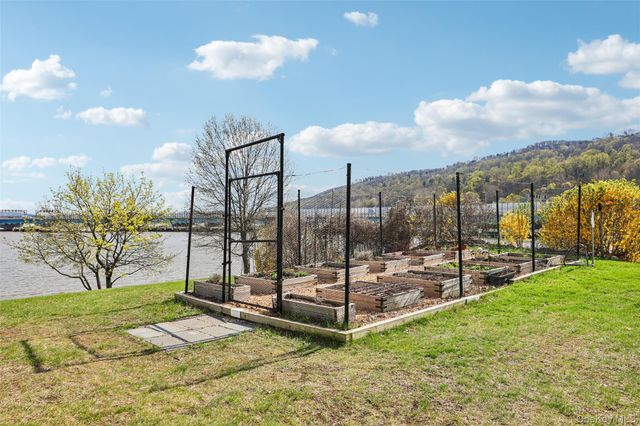 2 Salisbury Point 4E, Nyack, NY 10960