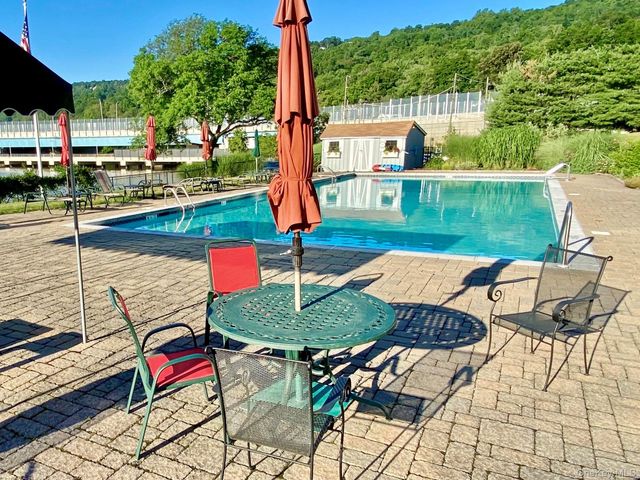 2 Salisbury Point 4E, Nyack, NY 10960