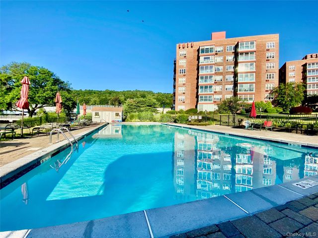 2 Salisbury Point 4E, Nyack, NY 10960