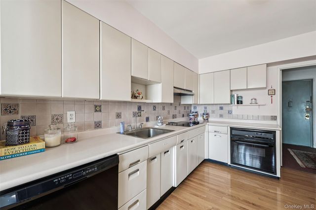 2 Salisbury Point 4E, Nyack, NY 10960