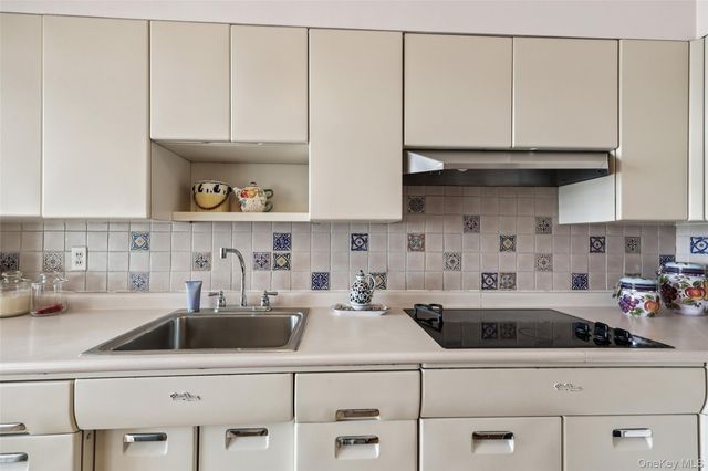 2 Salisbury Point 4E, Nyack, NY 10960