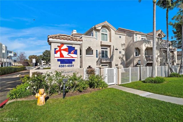 4581 Warner Avenue 202, Huntington Beach, CA 92649