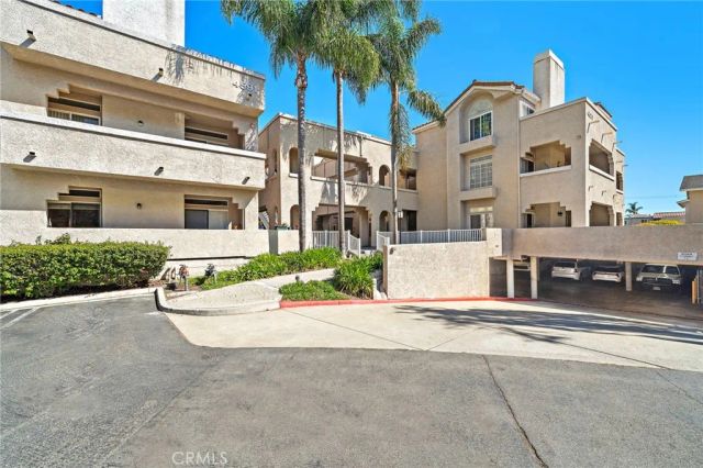 4581 Warner Avenue 202, Huntington Beach, CA 92649