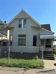 3518 E Palmer Street, Detroit, MI 48211