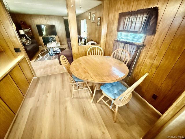 822 Lark Lane, Cuddebackville, NY 12729