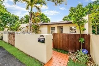 13726 Kendale Lakes Dr 13726, Miami, FL 33183