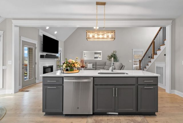 1184 Chagford Dr, Clarksville, TN 37043