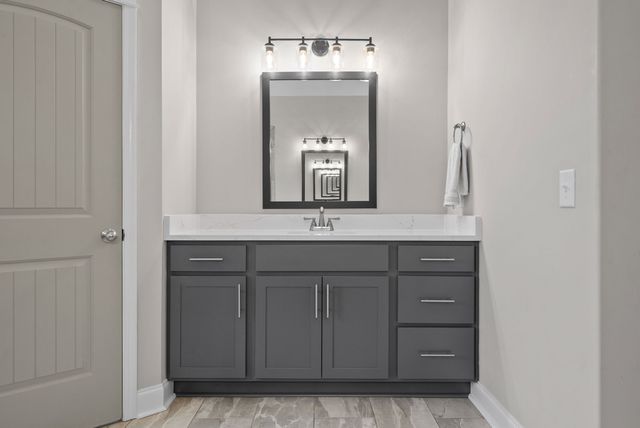 1184 Chagford Dr, Clarksville, TN 37043