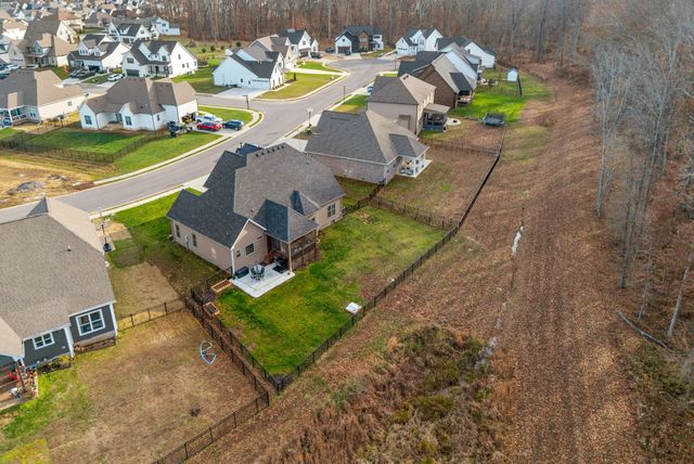 1184 Chagford Dr, Clarksville, TN 37043