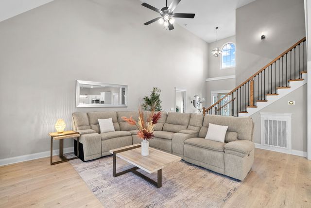 1184 Chagford Dr, Clarksville, TN 37043