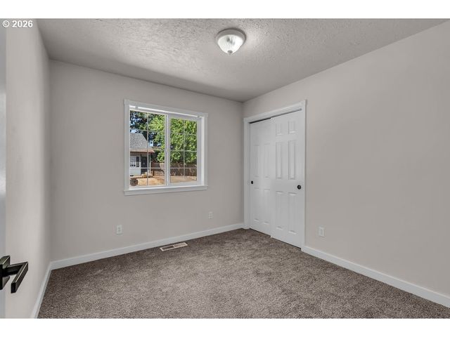 5914 MOOSEBERRY St Se, Salem, OR 97301