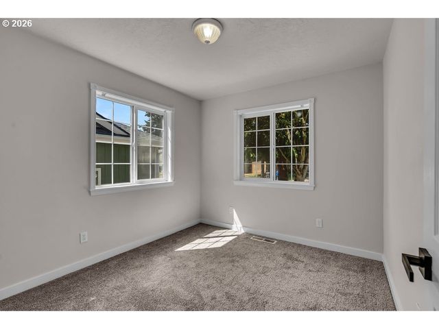 5914 MOOSEBERRY St Se, Salem, OR 97301