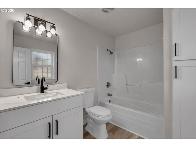 5914 MOOSEBERRY St Se, Salem, OR 97301