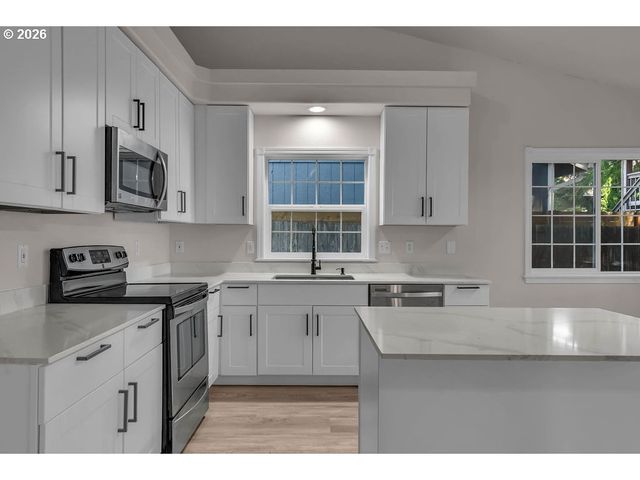 5914 MOOSEBERRY St Se, Salem, OR 97301
