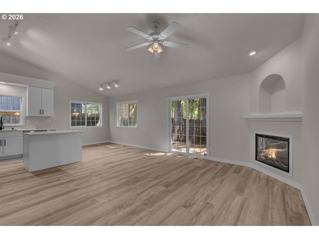 5914 MOOSEBERRY St Se, Salem, OR 97301