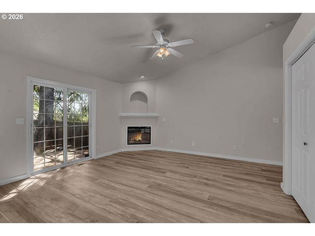 5914 MOOSEBERRY St Se, Salem, OR 97301