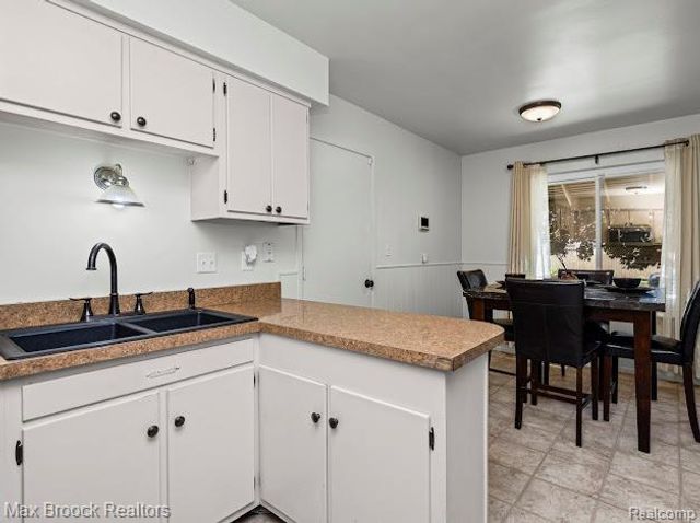 27124 Bradner Drive, Warren, MI 48088