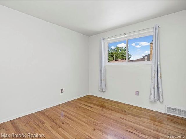 27124 Bradner Drive, Warren, MI 48088