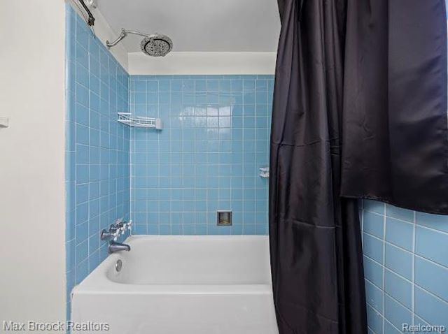 27124 Bradner Drive, Warren, MI 48088