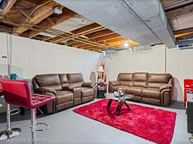 27124 Bradner Drive, Warren, MI 48088