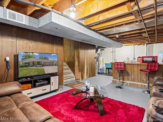 27124 Bradner Drive, Warren, MI 48088