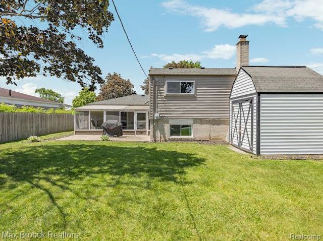 27124 Bradner Drive, Warren, MI 48088
