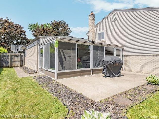 27124 Bradner Drive, Warren, MI 48088