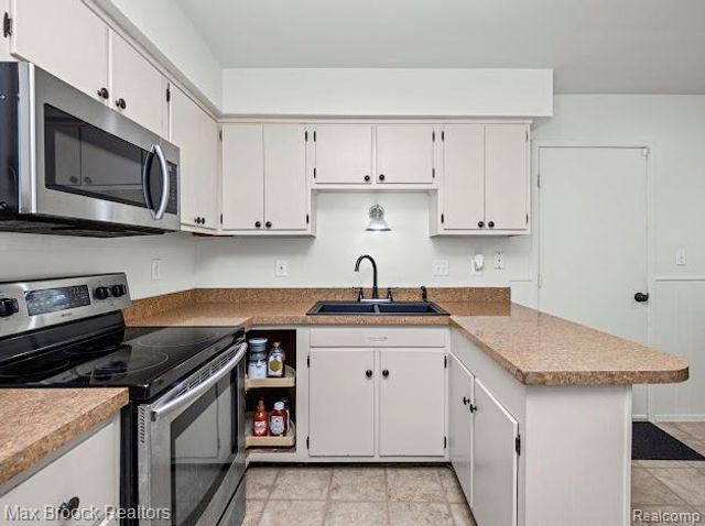 27124 Bradner Drive, Warren, MI 48088