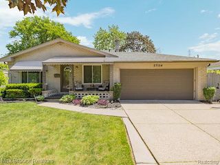 27124 Bradner Drive, Warren, MI 48088
