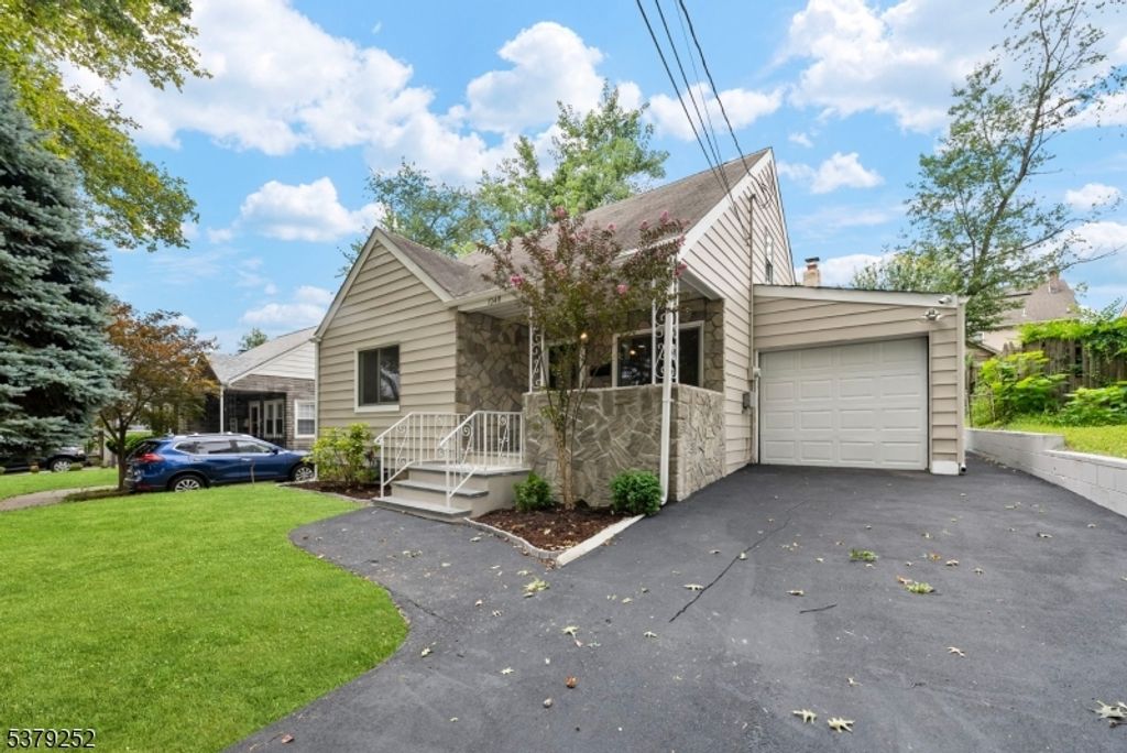 1048 Chester St, Hillside Twp., NJ 07205