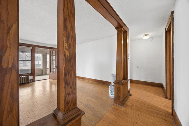 900 16th Avenue N, Minneapolis, MN 55411