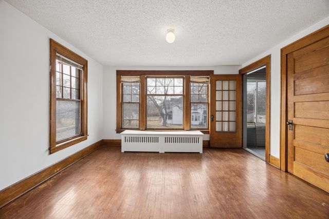 900 16th Avenue N, Minneapolis, MN 55411