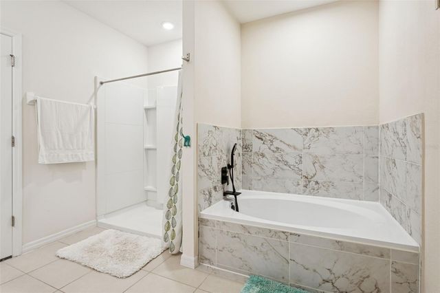 32871 BROOKS HAWK LANE, Wesley Chapel, FL 33543