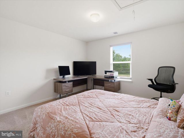 208 RAPPAHANNOCK RUN, Falling Waters, WV 25419