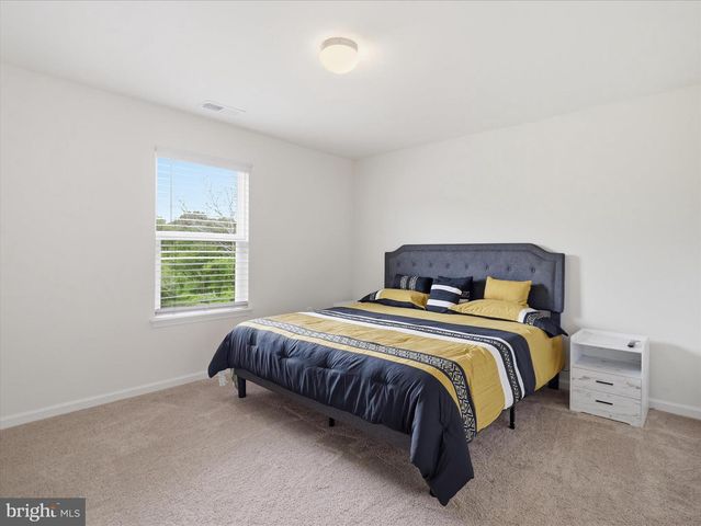 208 RAPPAHANNOCK RUN, Falling Waters, WV 25419