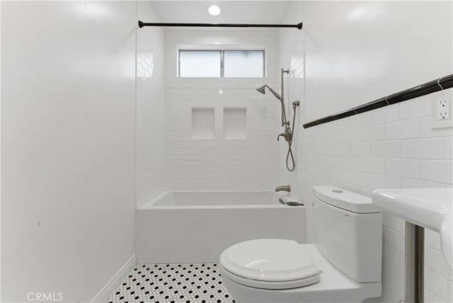 4829 Presidio, Los Angeles, CA 90043