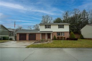 134 Kermiet Dr, Monaca, PA 15061
