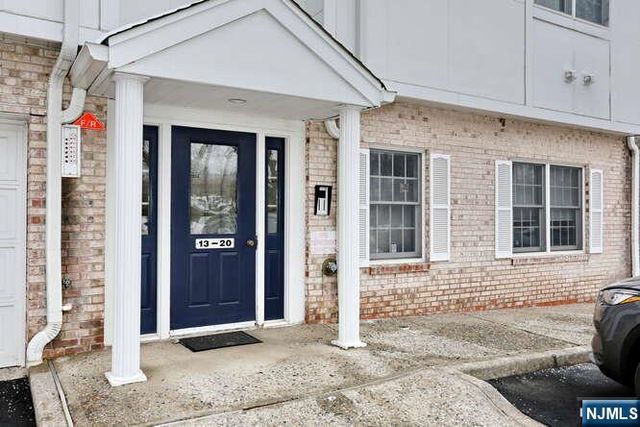 17 Colonial Village Drive, Hillsdale, NJ 07642